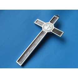 Krzyż metalowy z medalem Św. Benedykta 19,5 cm.Wersja Lux brązowy